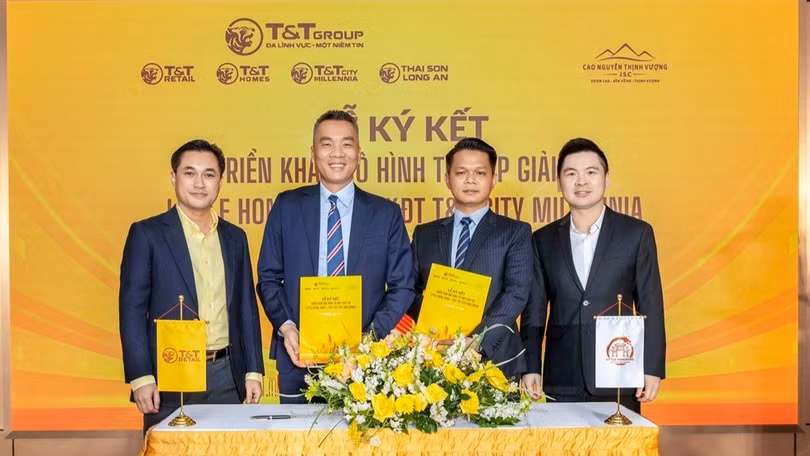 Đại diện Công ty TNHH T&T Retail (thành viên Tập đoàn T&T Group) và Công ty Cổ phần Cao Nguyên Thịnh Vượng đã ký kết Thỏa thuận hợp tác phát triển Little Hong Kong