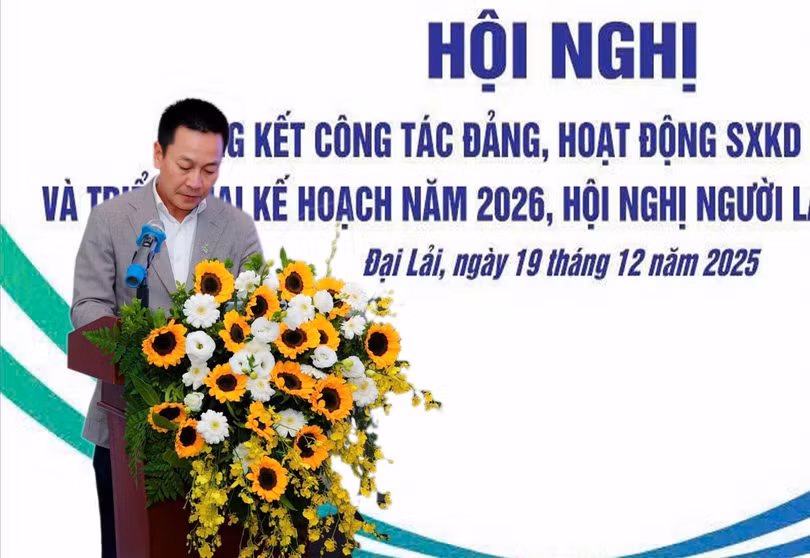 Ông Vũ Chí Công - Ủy viên Ban Thường vụ, Chủ nhiệm Ủy ban Kiểm tra, Phó Tổng Giám đốc PVChem báo cáo tổng kết công tác Đảng năm 2025 và phương hướng, nhiệm vụ năm 2026.