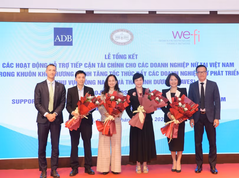 Bà Nguyễn Lan Hương - Giám đốc Khối Khách hàng doanh nghiệp TPBank tham gia Chương trình WAVES – Tăng tốc thúc đẩy các doanh nghiệp nữ phát triển tại khu vực Đông Nam Á và Thái Bình Dương, do Ngân hàng Nhà nước Việt Nam phối hợp với Ngân hàng Phát triển châu Á (ADB) triển khai.
