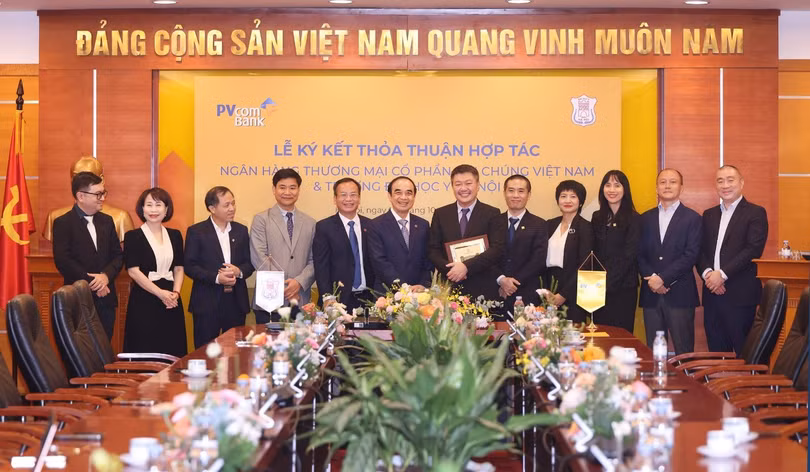 PVcomBank hợp tác Trường Đại học Y Hà Nội mở rộng hệ sinh thái tài chính, y tế và giáo dục