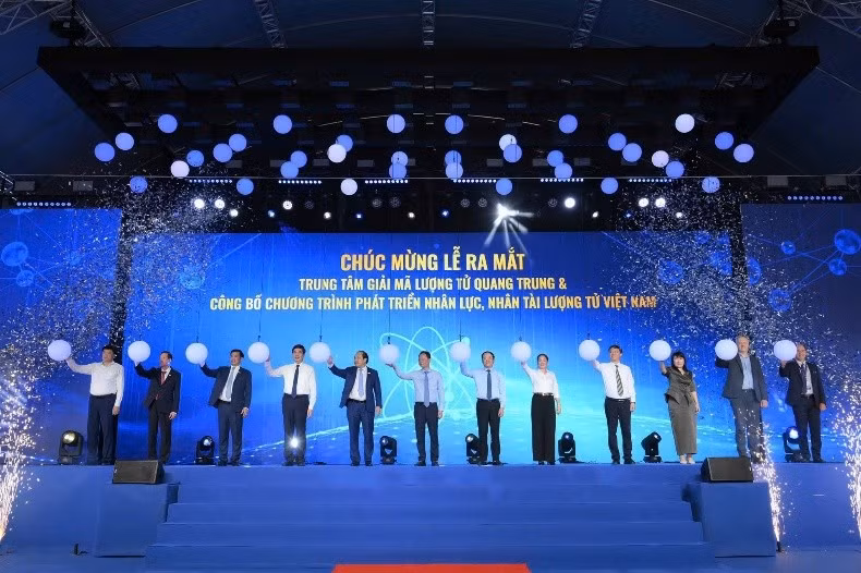 Nam A Bank đồng hành cùng Trường Đại học Quang Trung ra mắt Trung tâm giải mã lượng tử.