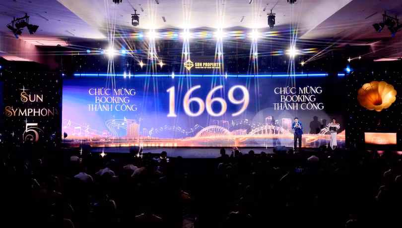 Sự kiện ra mắt Symphony 5 bùng nổ với sự góp mặt của gần 1.000 khách mời, ghi nhận 1.669 lượt đặt chỗ. Ảnh: Ánh Dương. 