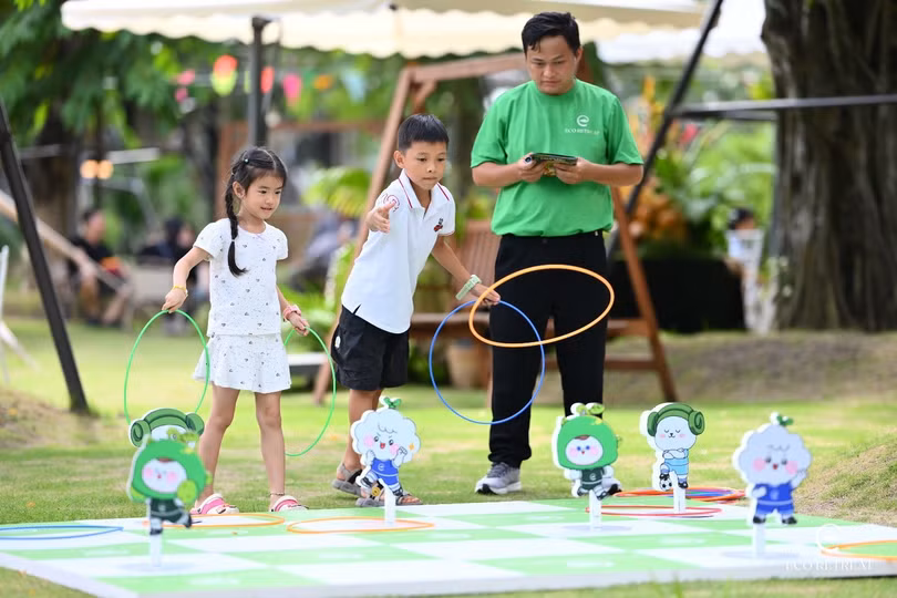 Thiên nhiên dạy trẻ những kĩ năng khéo léo.