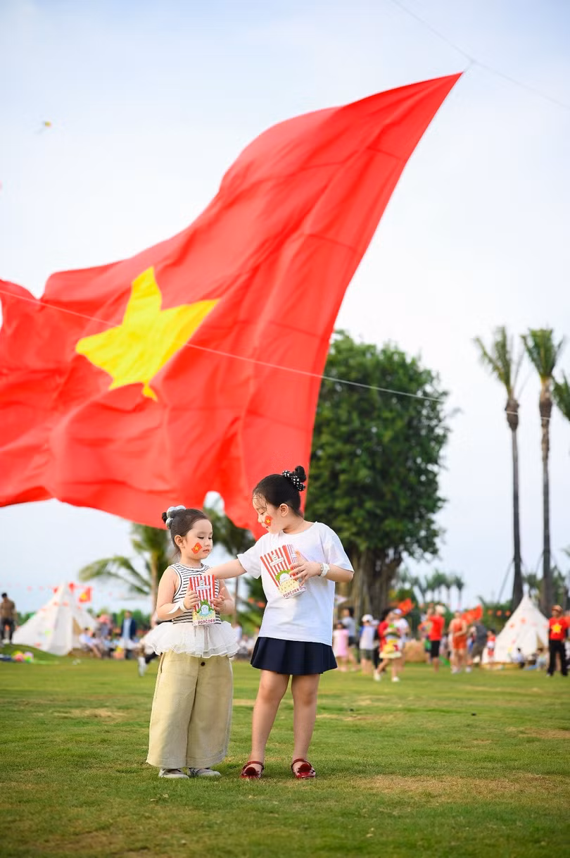 Trẻ tăng kết nối xung quanh khi được sống trong không gian rộng mở.