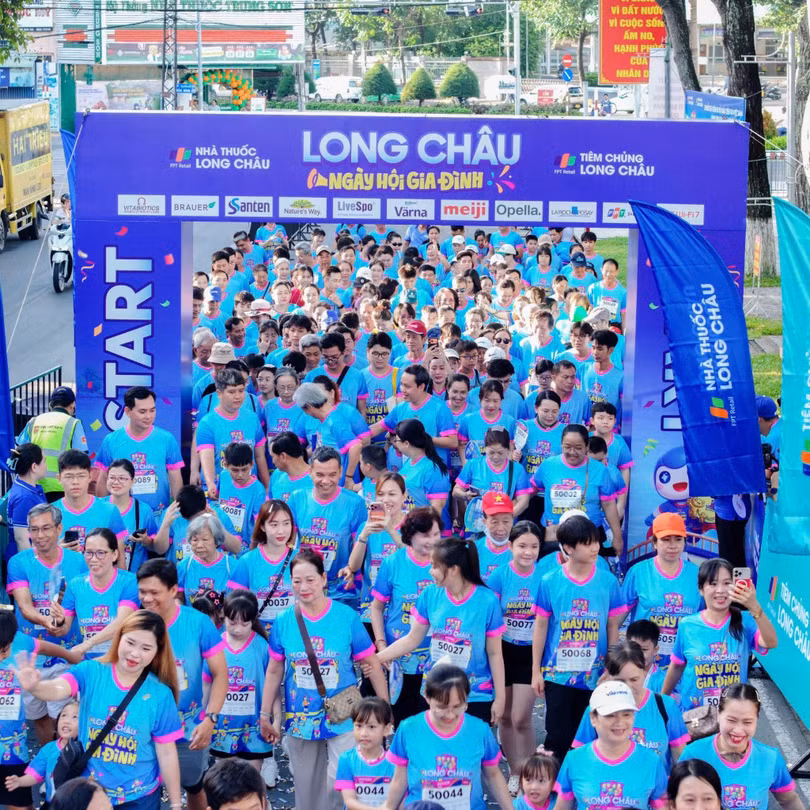 Lần đầu tiên 2.000 thành viên từ gia đình 3 thế hệ cùng đi bộ vì sức khỏe ảnh 9 Lần đầu tiên 2.000 thành viên từ gia đình 3 thế hệ cùng đi bộ vì sức khỏe ảnh 9