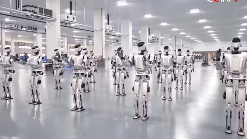 Cứ 30 phút, nhà máy mới tại Quảng Đông lại sản xuất xong một robot nhân hình, mở ra giai đoạn sản xuất đại trà quy mô lớn. Ảnh: IE.