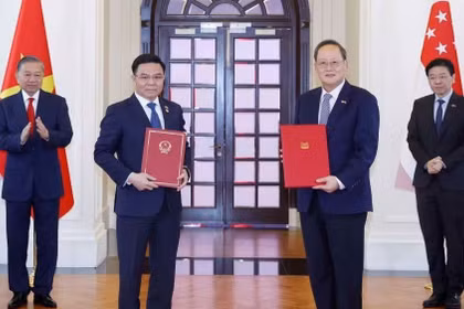 Việt Nam và Singapore ký kết hàng loạt văn kiện hợp tác