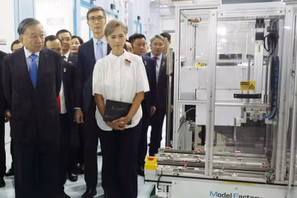 Tổng bí thư, Chủ tịch nước Tô Lâm ấn tượng mô hình thử nghiệm công nghệ của Singapore
