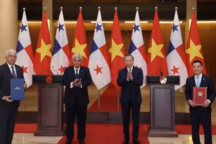 Việt Nam - Panama ký hàng loạt văn kiện hợp tác