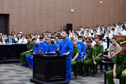 Mr Hunter khai gì tại tòa về 142kg vàng? 