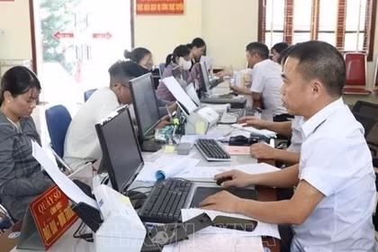 Chính phủ yêu cầu sắp xếp, tinh gọn bộ máy bên trong các bộ, ngành trong tháng 10