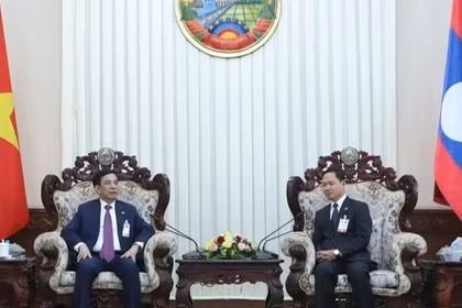 Đại tướng Phan Văn Giang gặp Phó thủ tướng, Bộ trưởng Quốc phòng Lào Khamlieng Outhakaysone