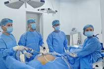 Cụ ông 83 tuổi suýt mất mạng vì... nuốt hạt mít