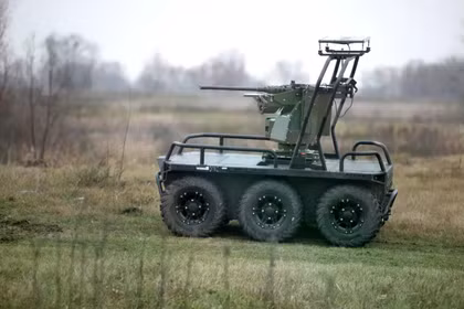 Kho vũ khí robot mặt đất ngày càng lớn mạnh của Ukraine đang phối hợp với máy bay không người lái của nước này để chống lại Nga. Ảnh: Getty.