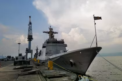 Một tàu khu trục của Hải quân Philippines đang neo đậu tại vịnh Subic thuộc tỉnh Zambales. Ảnh: SCMP.