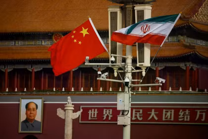 Trung Quốc, đối tác thương mại lớn nhất của Iran, sẽ nằm trong số các quốc gia bị ảnh hưởng nhiều nhất bởi các mức thuế mới của Mỹ nhắm vào quan hệ thương mại của Tehran. Ảnh: Reuters.
