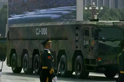 Hình ảnh một tên lửa hành trình CJ-1000 được trưng bày trong một cuộc duyệt binh quân sự. Ảnh: Getty.