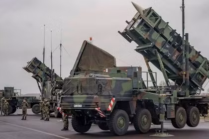 Các bệ phóng từ hệ thống phòng không Patriot do Mỹ sản xuất. Ảnh: MW.