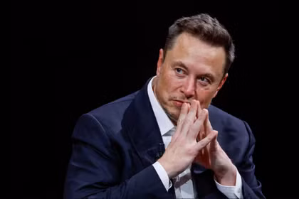 Elon Musk tham dự hội nghị Viva Technology, một hội nghị dành riêng cho đổi mới và khởi nghiệp, tại trung tâm triển lãm Porte de Versailles ở Paris, Pháp. Ảnh: Reuters.