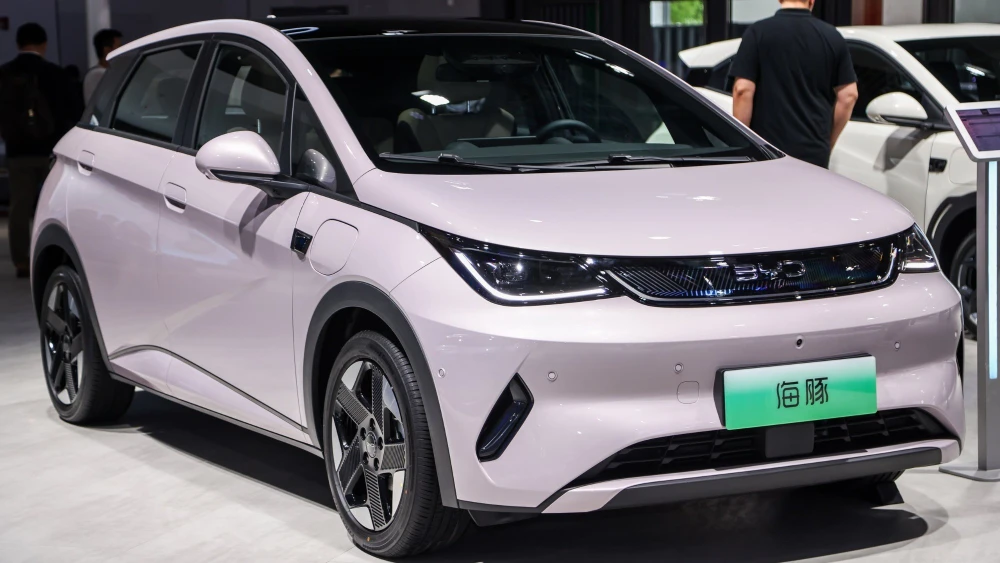 BYD Dolphin bản nâng cấp được giới thiệu tại triển lãm Thượng Hải hồi tháng 5 vừa qua. Ảnh: Paultan.