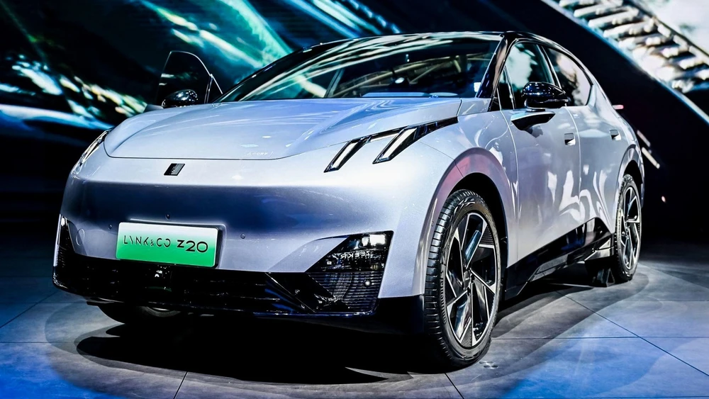 Ô tô điện đầu tiên của Lynk & Co tại Việt Nam có giá bao nhiêu?