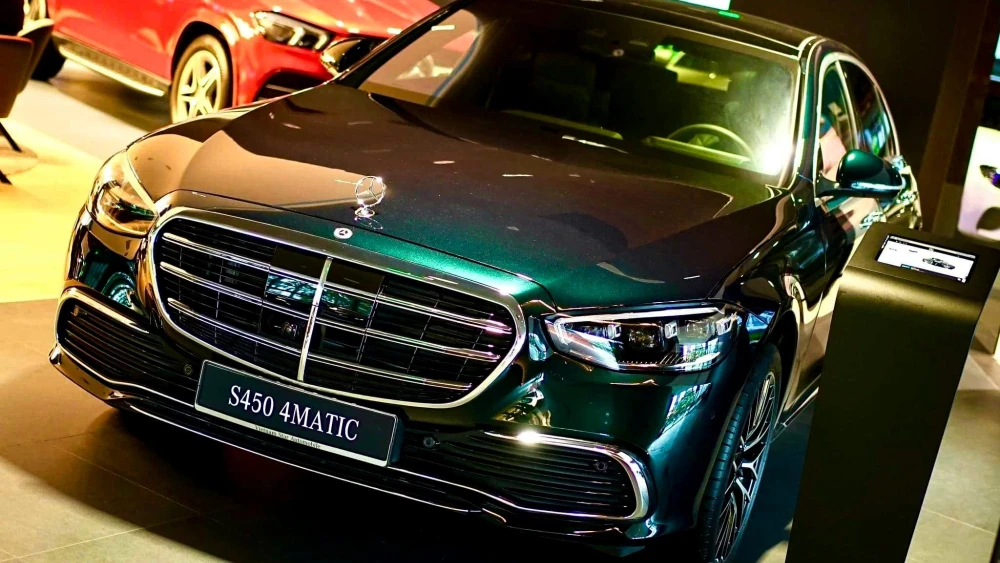 Xe sang giảm giá hơn 1 tỷ đồng để "xả" hàng tồn kho