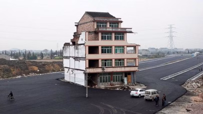 Ngôi nhà của La Bảo Căn, "đinh tử hộ cứng đầu nhất Chiết Giang". Ảnh: Sina.