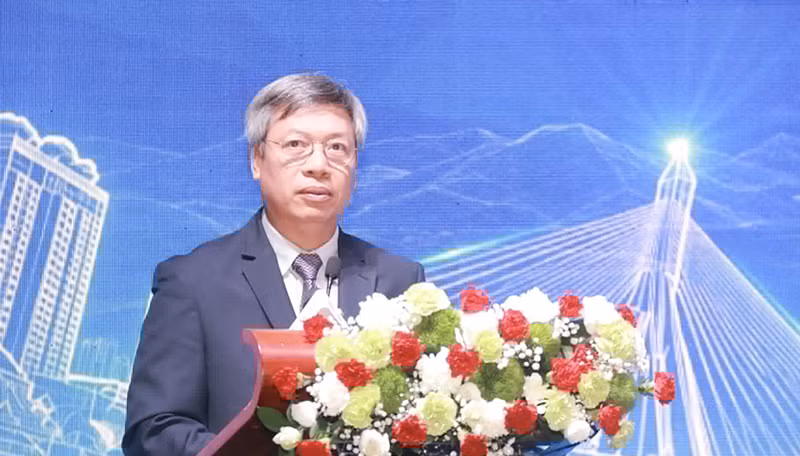Ông Hồ Quang Bửu, Phó Chủ tịch UBND TP Đà Nẵng phát biểu khai mạc diễn đàn. Ảnh XM