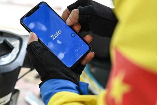 Người dùng Zalo có thể tự bảo vệ dữ liệu cá nhân bằng cách hạn chế lượng thông tin trao đổi qua nền tảng này. Ảnh: Getty.