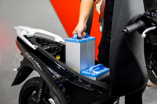 Khám phá xe máy điện đổi pin VinFast Feliz II vừa xuất hiện tại đại lý