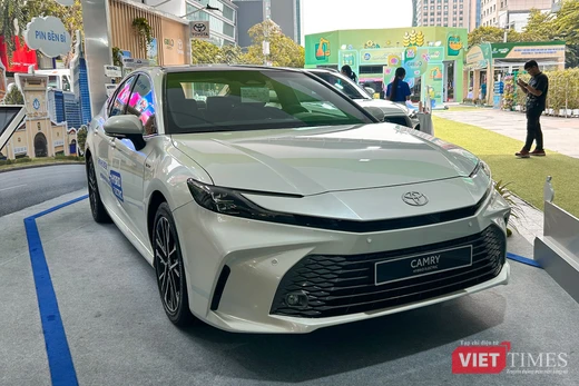 Sedan hạng D ngày càng mất sức hút, Mazda 6 và Honda Accord "ế bền vững"