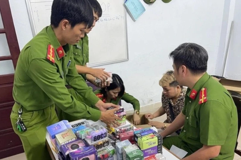 Cần luật hóa lệnh cấm thuốc điện tử, thuốc lá nung nóng để bảo vệ thế hệ trẻ