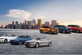 Các mẫu BMW và Peugeot do Thaco Auto phân phối tại Việt Nam.
