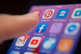 Facebook, Youtube, TikTok...gỡ hàng chục nghìn tin giả
