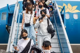 Từ 15/3: Trung Quốc thí điểm mở cửa du lịch theo đoàn vào Việt Nam
