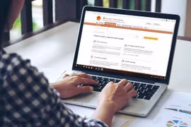 Hà Nội, Hà Nam sẽ thí điểm cấp, đổi giấy phép lái xe trực tuyến mức 4 trên Cổng dịch vụ công quốc gia từ 1/7/2020. (Ảnh minh họa)