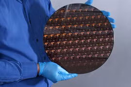 IBM ra chip xử lý nhỏ nhất và mạnh nhất thế giới