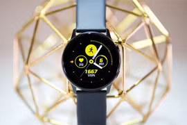 Samsung Galaxy Watch Active. Ảnh: Engadget