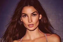 Lily Aldridge với chiếc bra trị giá 40 tỉ VNĐ