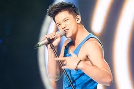 Đêm gala công bố kết quả mùa giải thứ sáu Vietnam Idol diễn ra tối 2/8 tại TP HCM. Đúng như dự đoán, Trọng Hiếu vượt qua Bích Ngọc với hơn 70% lượng bình chọn, đoạt danh hiệu quán quân của sân chơi âm nhạc này. Anh nhận giải thưởng tiền mặt trị giá 600 tr