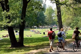 Tiergarten Park là một công viên ưa thích của những tín đồ khỏa thân ở Đức.