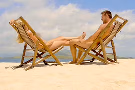 Tháng 7 năm ngoái, lần đầu tiên 'Dating Naked' được phát sóng trên kênh VH1 và nhận được không ít lời chỉ trích của dư luận