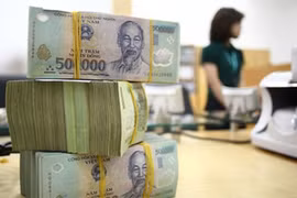 Ngân hàng Nhà nước cho biết, mặc dù lỗ kinh doanh của các ngân hàng mua bắt buộc giảm dần nhưng do hoạt động của các ngân hàng vẫn trong tình trạng cầm chừng, nguồn thu tạo ra không đủ bù chi phí hoạt động kinh doanh nên lỗ lũy kế tiếp tục gia tăng.