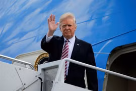 Tổng thống Mỹ Donald Trump tới Đà Nẵng trưa 10/11 (ảnh: AP)