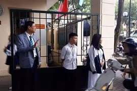 Thầy Nguyễn Quốc Bình – Hiệu trưởng Trường THPT Việt Đức, Hà Nội.