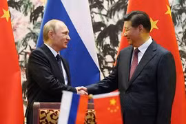 Nga và Trung Quốc đang thắt chặt quan hệ hơn bao giờ hết trong bối cảnh Moscow bị các cường quốc phương Tây bủa vây. 