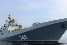 Tàu khu trục đô đốc Grigorovich trên vùng nước Syria