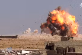 Cận cảnh một vụ đánh bom tự sát VBIED trên chiến trường Mosul