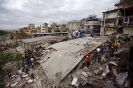 Việt Nam cứu trợ Nepal bị động đất