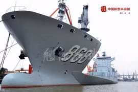 Tàu bán ngầm 868 với tên gọi Đông Hải Đảo của hải quân Trung Quốc. Ảnh: Sina